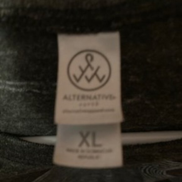 Dark Gray long Sleeve T-shirt with Blue Wave and Fish graphics, cropped, size xl - Picture 4 of 6